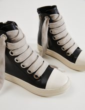 Load image into Gallery viewer, Fashion High Top Shoes with Box